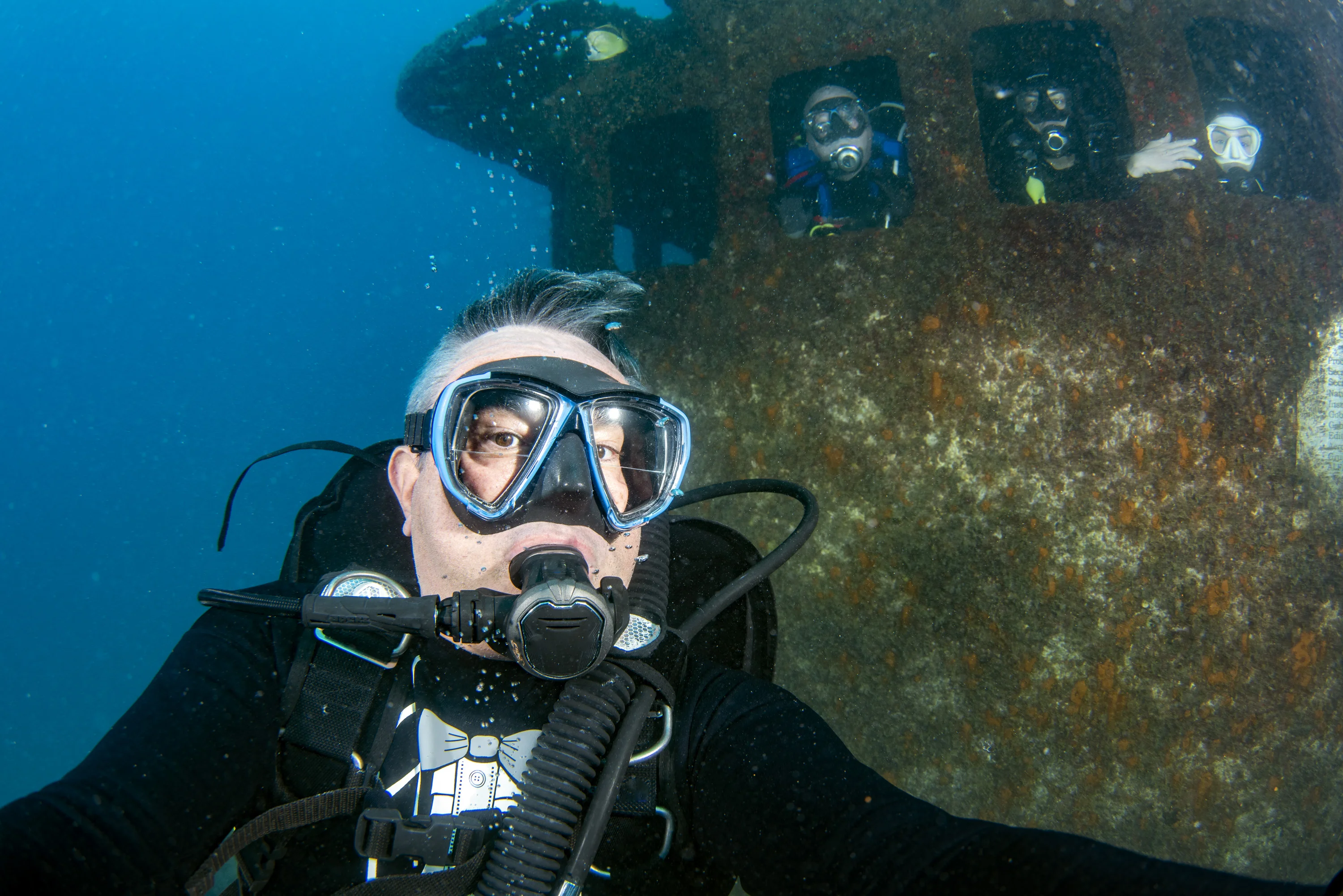 Instructor SDI supervisando formación Dive Master en Costa Maya