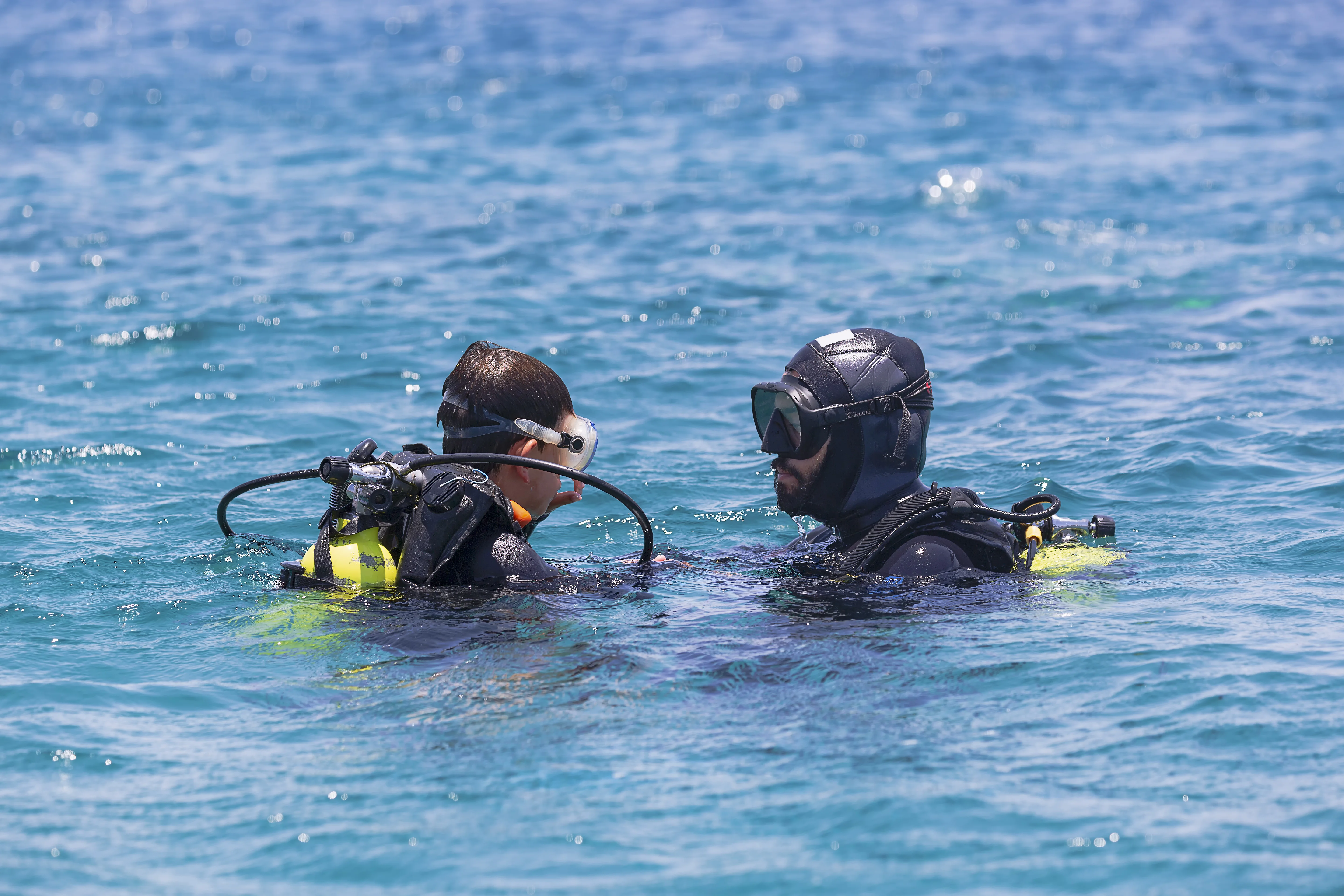 Práctica Rescue Diver durante entrenamiento de buceo en Mahahual